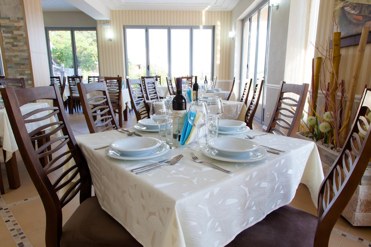 Hotel Blue Moon Ulcinj Luaran gambar